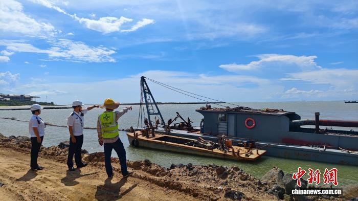 Hải Nam (Trung Quốc) nâng ứng phó khẩn cấp với bão Maysak